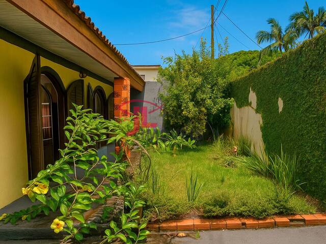 Casa para Venda em Antonina - 1